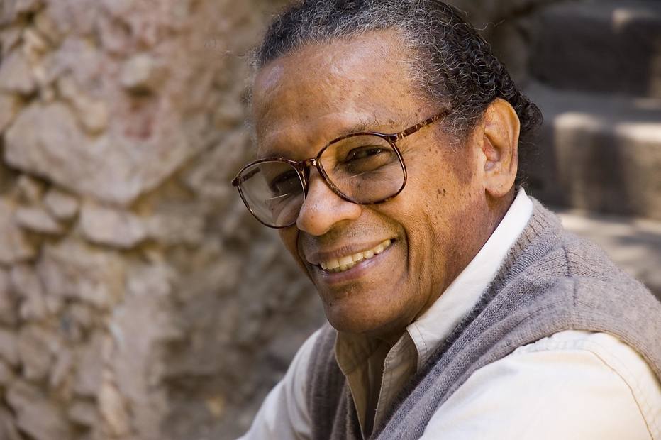 O compositor Elton Medeiros