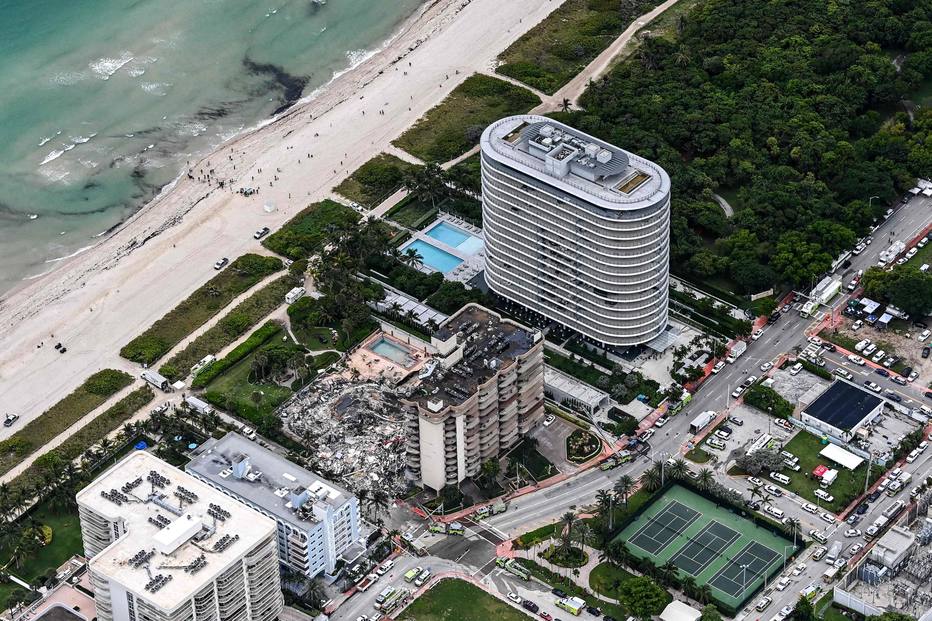 EUA - Flórida - Surfside - desabamento