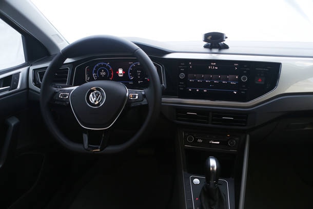 Comparativo: Fiat Argo Precision 1.8 X VW Polo Highline TSI