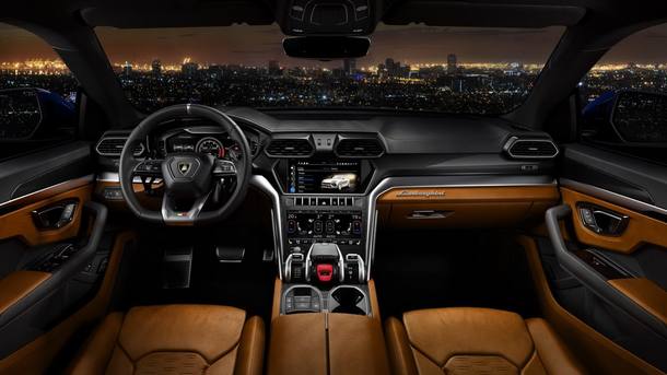 LAMBORGHINI URUS
