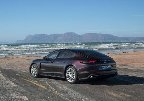 Porsche Panamera 4 E-Hybrid