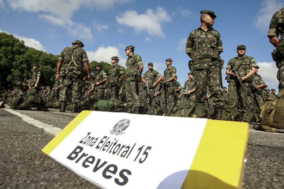 <MC>Soldados do Exército enviados para reforçar 56 municípios do interior do Pará durante as eleições de 2014