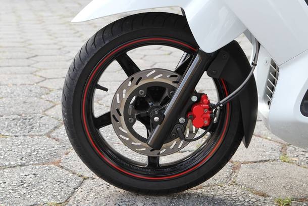 Honda SH300i desafia Dafra Citycom