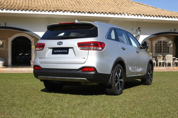 Novos Kia Sorento e Carnival