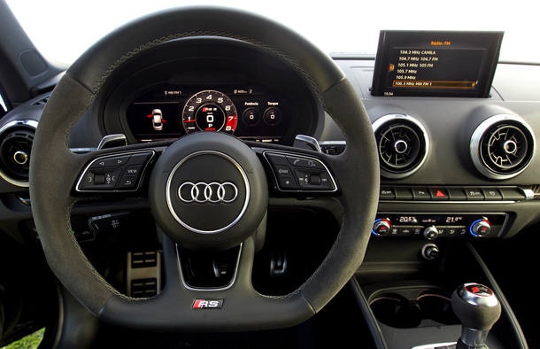 Audi RS3 Sedan x Mercedes-AMG CLA 45