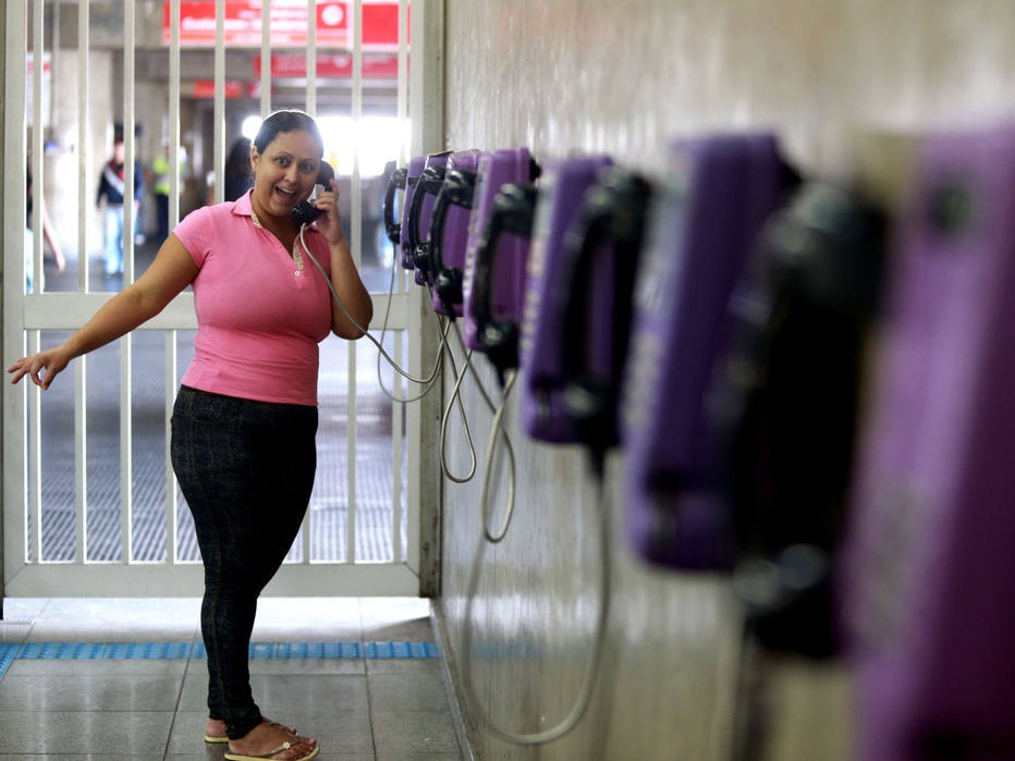 Orelhões resistem na era do celular