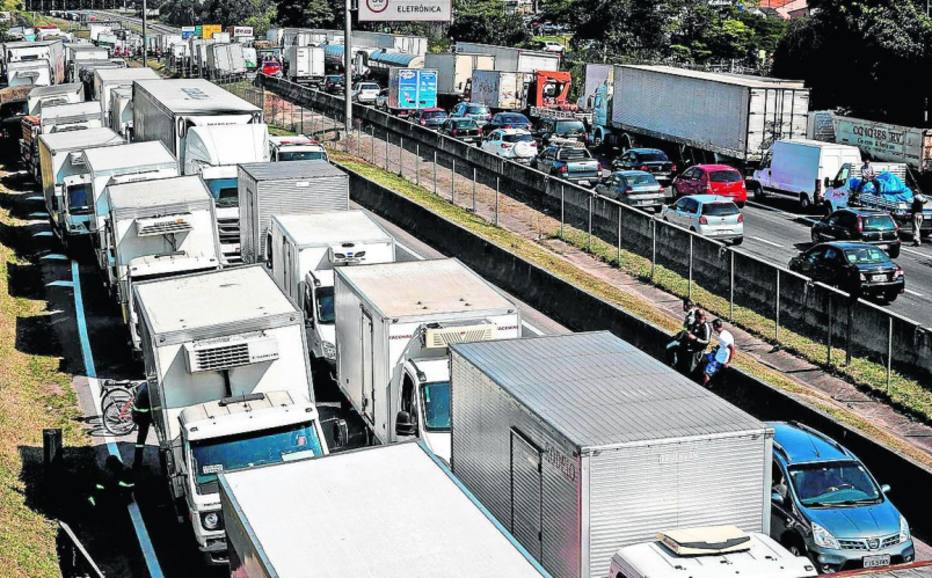 Greve dos caminhoneiros