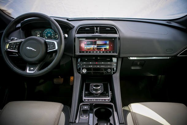 Jaguar F-Pace x Audi Q5