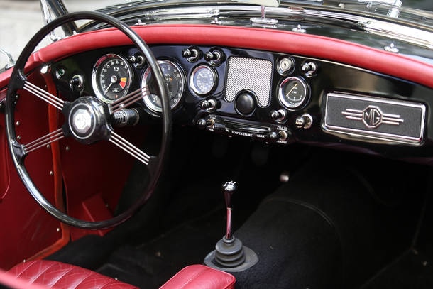 Carro do leitor - MG Model A 1958