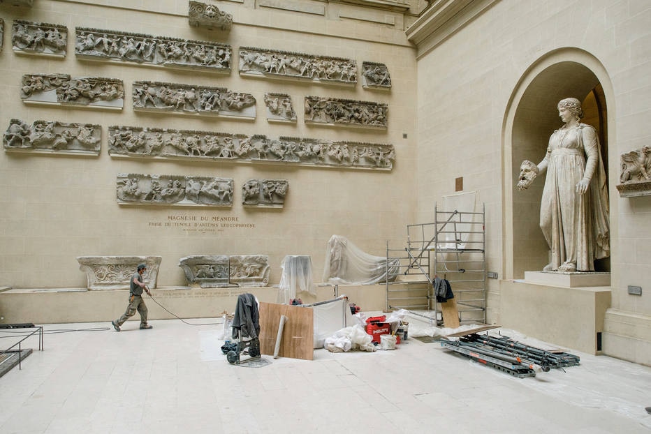 Louvre em obras