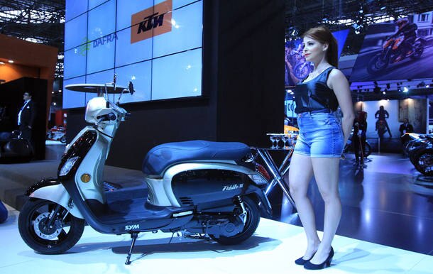 Toque feminino no Salão Duas Rodas 2015