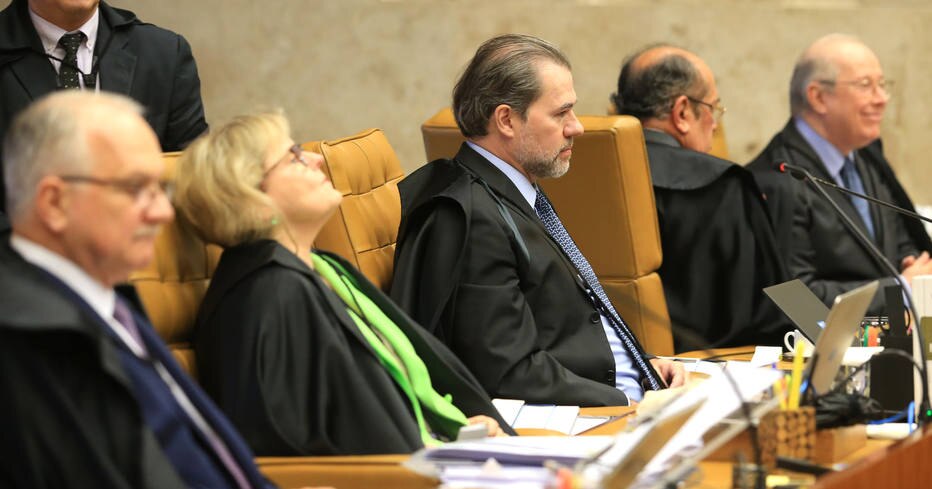 Supremo propõe reajustar em 16% salários de seus ministros