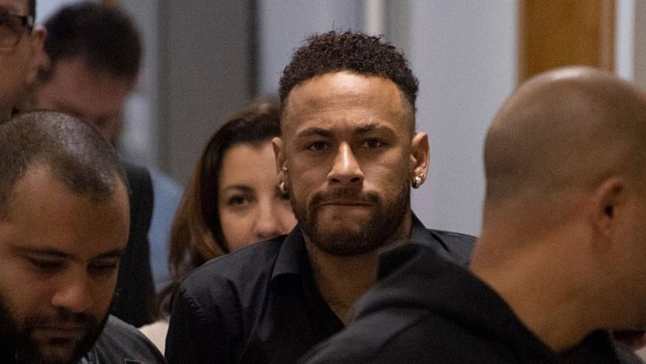 Neymar no Rio durante depoimento em delegacia