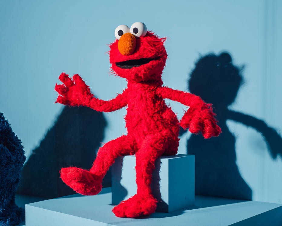 Elmo e LinManuel Miranda se unem em especial de 'Vila Sésamo' sobre