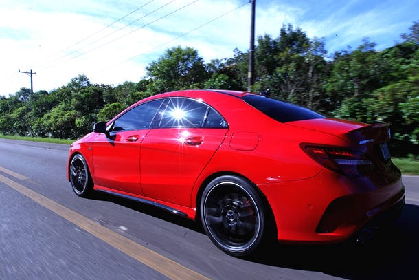 Audi RS3 Sedan x Mercedes-AMG CLA 45