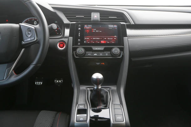 Honda Civic Si x VW Golf GTI 2018