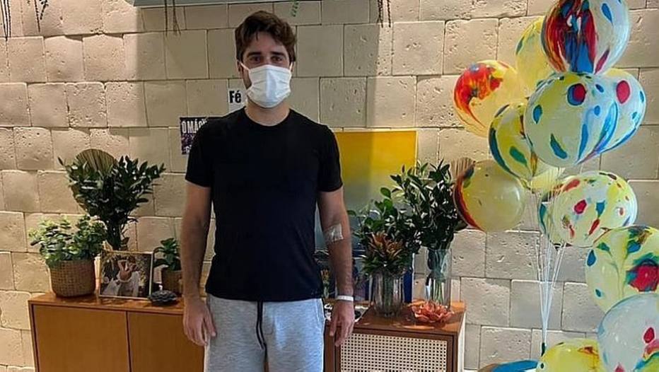 Campe&atilde;o ol&iacute;mpico Bruno Schmidt deixa hospital ap&oacute;s infec&ccedil;&atilde;o por covid-19