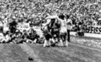 Jogadores comemoram o quarto gol do Brasileira contra a Itália na final da Copa do Mundo, 21/6/1970. O gol, marcado pelo capitão Carlos Alberto Torres, sacramentou a vitória canarinha por 4 a 1 sobre a Itália e garantiu o terceiro título mundial para o Brasil.