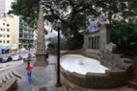 Na foto, o Obelisco e o Largo da Memória restaurados em foto de 2012