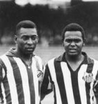 Em foto de 11/9/1970, os<a href='http://acervo.estadao.com.br/pagina/#!/19700117-29073-nac-0017-999-17-not/busca/Coutinho+Pele' target='_blank'> jogadores que infernizaram a defesa</a> dos adversários do Santos