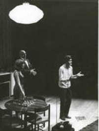 Tarcísio Meira atuando no teatro em 1964