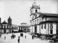 O antigo Largo da Sé retrado em fotografia de Militão Augusto de Azevedo, com destaque para a a Igreja de São Pedro dos Clérigos ou São Pedro da Pedra.