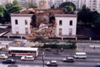 Processo de demolição da mansão dos Matarazzo, 1996