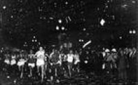Uma chuva de papel picado saudou os corredores em 1961. A competição foi criada pelo jornalista Cásper Líbero, que trouxe da França a ideia de promover uma corrida noturna   