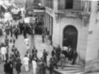  Policiais invadem a sede do jornal O Estado de S. Paulo, sob ordem do presidente Getúlio Vargas, durante a ditadura do Estado Novo, 1940