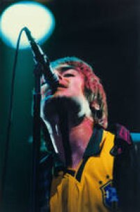 O vocalista Liam Gallagher, da banda inglesa Oasis, durante show no Anhembi, em São Paulo, SP. 21/3/1998.  
