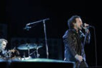 Eddie Vedder, vocalista da banda de rock Pearl Jam durante show no estádio do Morumbi, zona sul da cidade de São Paulo, SP. 03/11/2011. 