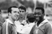 Retrato dos jogadores Tostão e Pelé durante treino da Seleção Brasileira, Rio de Janeiro, RJ, 04/08/1969. 