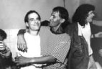 N<a href='http://acervo.estadao.com.br/noticias/acervo,fotos-historicas-cazuza-e-ney-matogrosso,11707,0.htm' target='_blank'>ey Matogrosso, Cazuza e Paulo Ricardo</a> na estreia do show 'Ideologia' em 1988