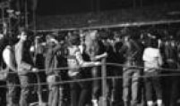 Público acompanha o show da Kiss no Estádio do Morumbi, São Paulo, SP, 25/6/1983.