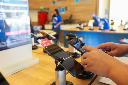 https://link.estadao.com.br/noticias/gadget,o-que-fazer-com-celular-velho-largado-na-gaveta-veja-dicas,70003857046 https://link.estadao.com.br/noticias/gadget,o-que-fazer-com-celular-velho-largado-na-gaveta-veja-dicas,70003857046