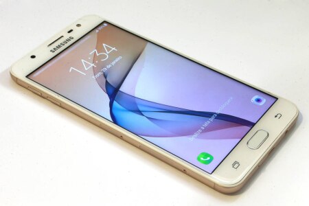 https://link.estadao.com.br/noticias/geral,galaxy-j7-prime-e-bom-e-bonito-mas-escorrega-na-camera,70001729347 https://link.estadao.com.br/noticias/geral,galaxy-j7-prime-e-bom-e-bonito-mas-escorrega-na-camera,70001729347