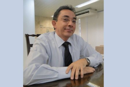 https://link.estadao.com.br/noticias/cultura-digital,o-homem-que-parou-o-whatsapp-no-brasil,10000048970 https://link.estadao.com.br/noticias/cultura-digital,o-homem-que-parou-o-whatsapp-no-brasil,10000048970