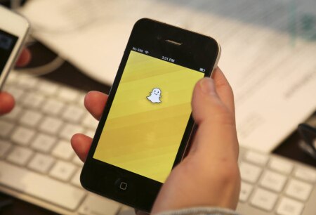 https://link.estadao.com.br/noticias/empresas,funcionarios-do-snapchat-podem-estar-espionando-os-usuarios,70002845539 https://link.estadao.com.br/noticias/empresas,funcionarios-do-snapchat-podem-estar-espionando-os-usuarios,70002845539