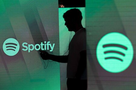 https://link.estadao.com.br/noticias/empresas,spotify-lucra-pela-primeira-vez-mas-decepciona-em-numero-de-usuarios,70002579659 https://link.estadao.com.br/noticias/empresas,spotify-lucra-pela-primeira-vez-mas-decepciona-em-numero-de-usuarios,70002579659