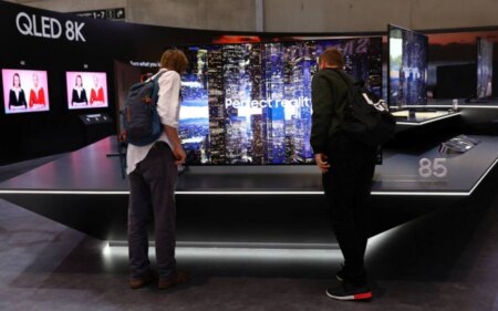 http://link.estadao.com.br/noticias/empresas,smart-tvs-entregam-dados-para-empresas-como-google-e-facebook-diz-estudo,70003015450 http://link.estadao.com.br/noticias/empresas,smart-tvs-entregam-dados-para-empresas-como-google-e-facebook-diz-estudo,70003015450