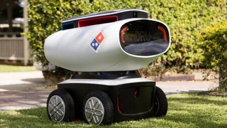 https://link.estadao.com.br/noticias/inovacao,pizzaria-dominos-comeca-a-usar-robos-para-entregar-pizzas-na-europa,70001719208 https://link.estadao.com.br/noticias/inovacao,pizzaria-dominos-comeca-a-usar-robos-para-entregar-pizzas-na-europa,70001719208