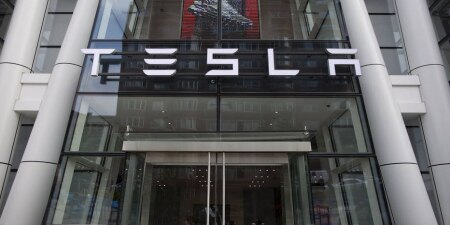 https://link.estadao.com.br/noticias/empresas,a-tesla-quer-levantar-ate-us-2-3-bilhoes-em-novo-capital,70002813333 https://link.estadao.com.br/noticias/empresas,a-tesla-quer-levantar-ate-us-2-3-bilhoes-em-novo-capital,70002813333