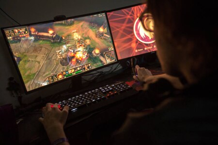 https://link.estadao.com.br/noticias/games,league-of-legends-pode-ganhar-versao-para-celular,70002839198 https://link.estadao.com.br/noticias/games,league-of-legends-pode-ganhar-versao-para-celular,70002839198