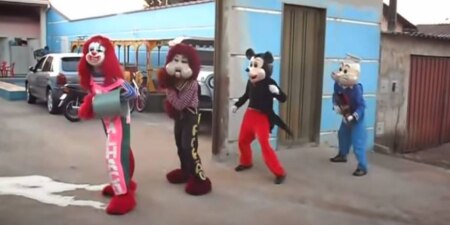 https://link.estadao.com.br/noticias/cultura-digital,carreta-furacao-viraliza-no-tiktok-e-agora-ensina-chineses-a-dancar,70003909484 https://link.estadao.com.br/noticias/cultura-digital,carreta-furacao-viraliza-no-tiktok-e-agora-ensina-chineses-a-dancar,70003909484