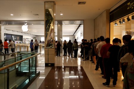 https://link.estadao.com.br/noticias/gadget,com-queda-de-preco-iphone-volta-a-formar-filas-em-lancamento-no-brasil,10000087764 https://link.estadao.com.br/noticias/gadget,com-queda-de-preco-iphone-volta-a-formar-filas-em-lancamento-no-brasil,10000087764