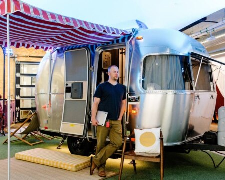 https://link.estadao.com.br/noticias/inovacao,economistas-trocam-universidade-por-startups,10000075188 https://link.estadao.com.br/noticias/inovacao,economistas-trocam-universidade-por-startups,10000075188