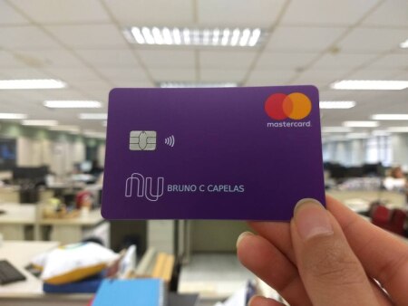 https://link.estadao.com.br/noticias/inovacao,nubank-chega-a-5-milhoes-de-clientes-e-muda-design-do-cartao,70002522008 https://link.estadao.com.br/noticias/inovacao,nubank-chega-a-5-milhoes-de-clientes-e-muda-design-do-cartao,70002522008