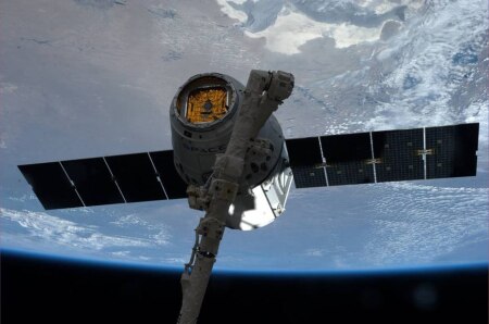 https://link.estadao.com.br/noticias/geral,spacex-planeja-lancar-4-mil-satelites-para-conexao-de-internet-ate-2024,70001763535 https://link.estadao.com.br/noticias/geral,spacex-planeja-lancar-4-mil-satelites-para-conexao-de-internet-ate-2024,70001763535