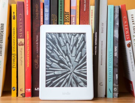 https://link.estadao.com.br/noticias/cultura-digital,leitor-eletronico-faz-10-anos-mas-corre-risco-de-sumir-antes-do-livro-de-papel,70002081269 https://link.estadao.com.br/noticias/cultura-digital,leitor-eletronico-faz-10-anos-mas-corre-risco-de-sumir-antes-do-livro-de-papel,70002081269