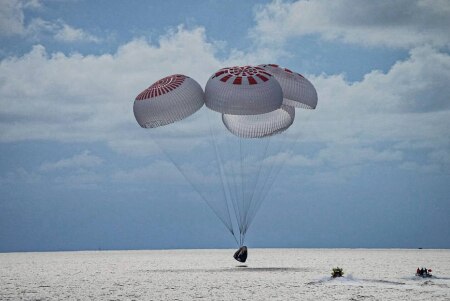 https://link.estadao.com.br/noticias/empresas,spacex-completa-viagem-historica-para-o-turismo-espacial-veja-como-foi-o-pouso,70003844002 https://link.estadao.com.br/noticias/empresas,spacex-completa-viagem-historica-para-o-turismo-espacial-veja-como-foi-o-pouso,70003844002